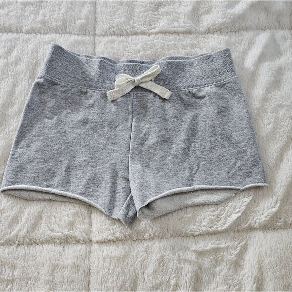 Girls Gray Knit Shorts with Bow L/G 10-12 BundleMe!!! - Picture 1 of 3